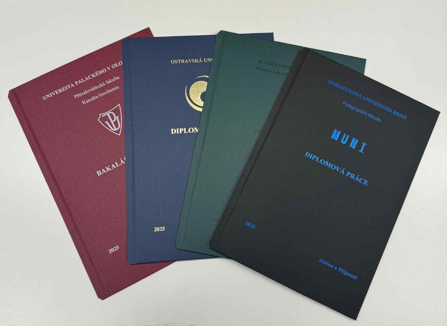 základní barvy desek